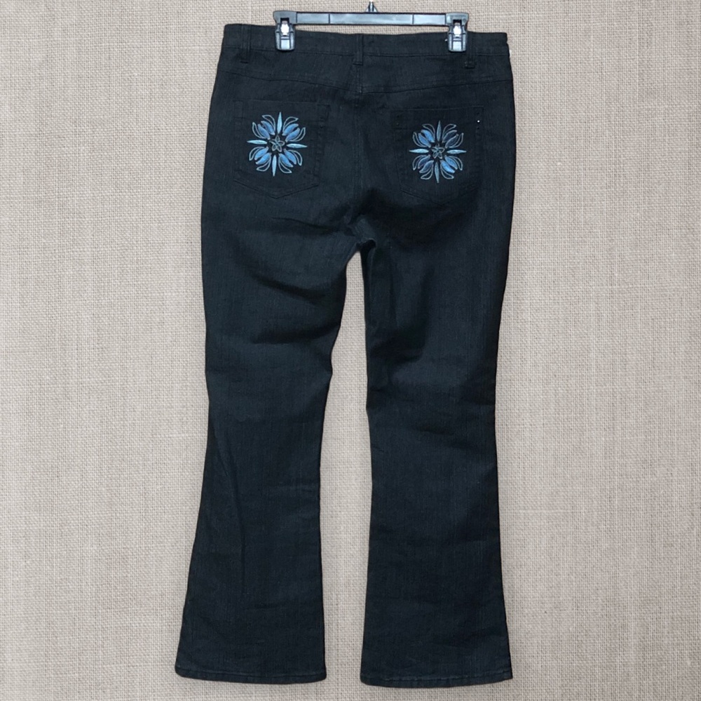 New Cosmopolitan JeansWear Embroidered Blackest Blue High Rise Boot Cut Jeans 14 - Picture 3 of 14